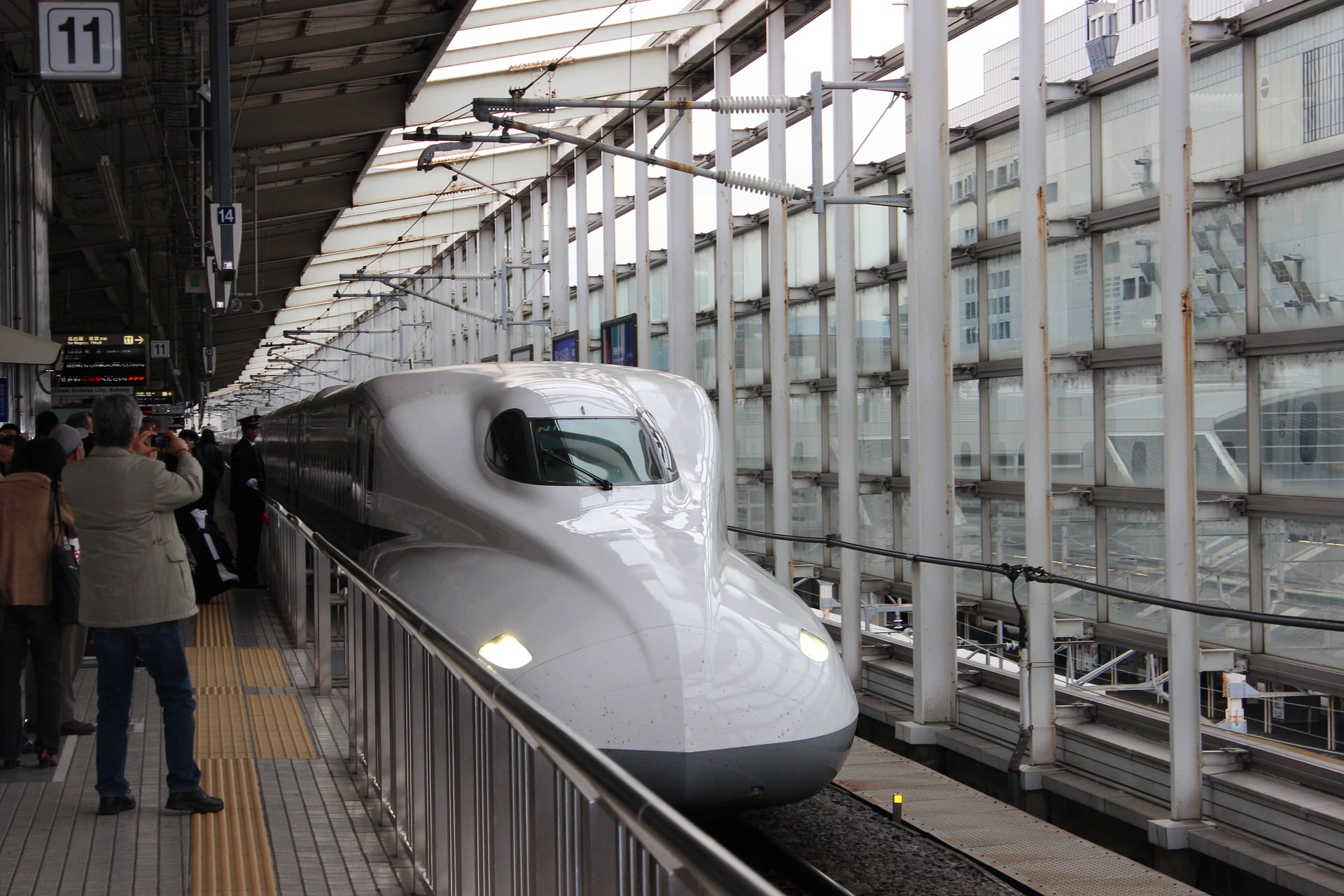 Deberás realizar reserva para tu equipaje en el tren bala de Japón