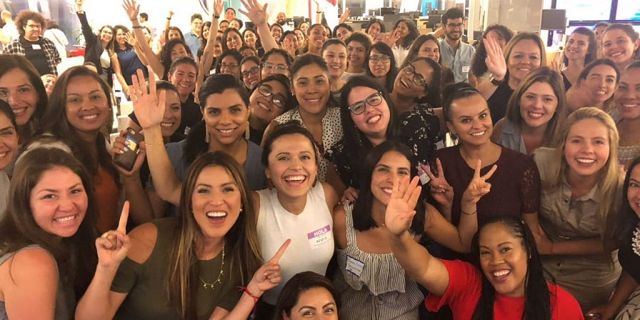 la mujer latina en el mercado laboral