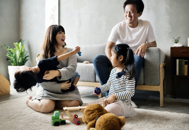 la mujer japonesa en el mercado laboral y en la familia