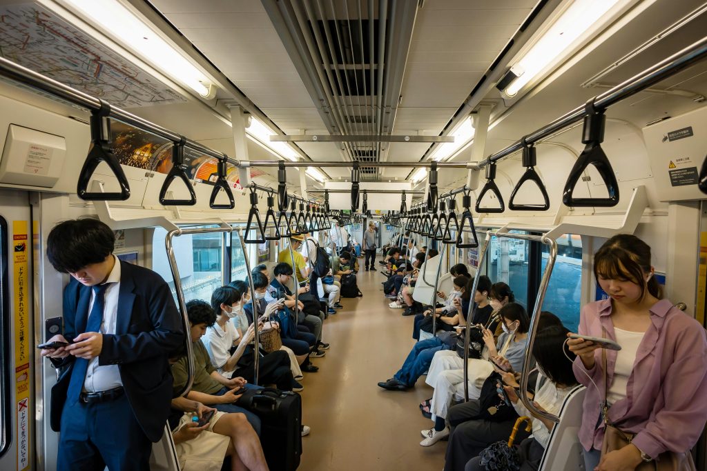 cortesía en el transporte japonés